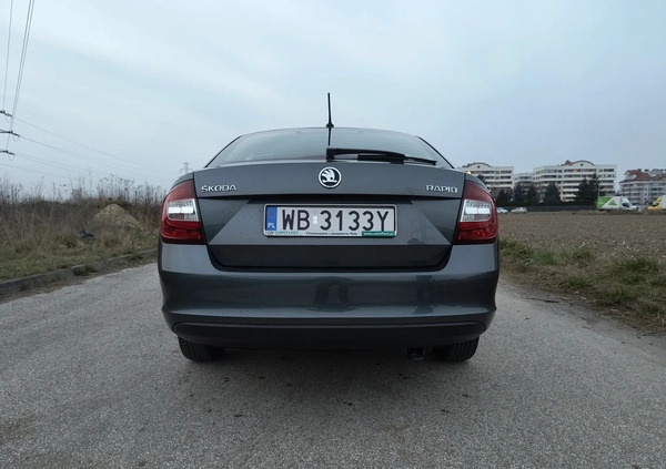 Skoda RAPID cena 40000 przebieg: 208179, rok produkcji 2019 z Warszawa małe 562